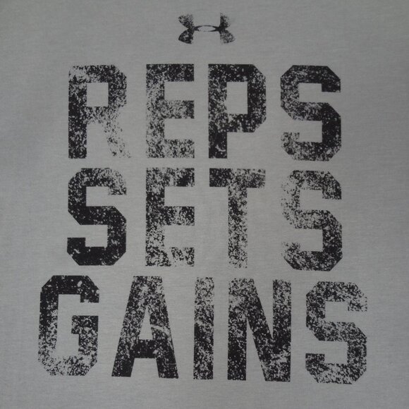 UNDER ARMOUR HEATGEAR - REPS SETS GAINS - GRAY MEDIUM ATHLETIC T-SHIRT K798 - Picture 1 of 3